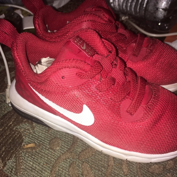 Red Nike’s Size 8c - Picture 3 of 4